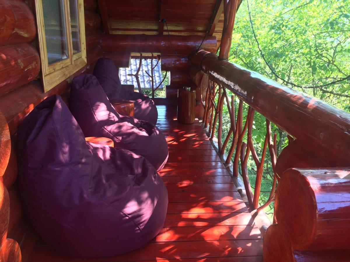 Lodge дерев'яний 