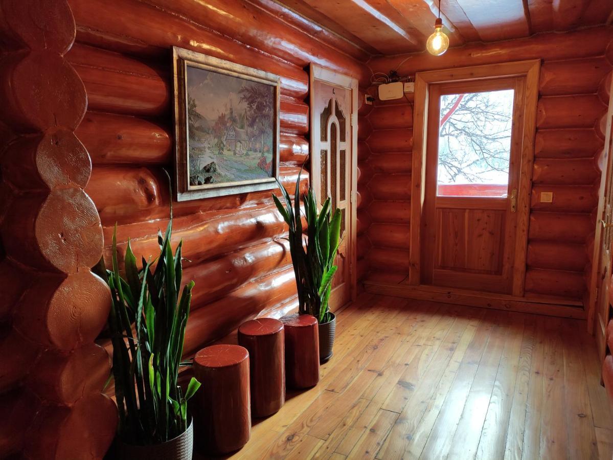 Lodge дерев'яний 