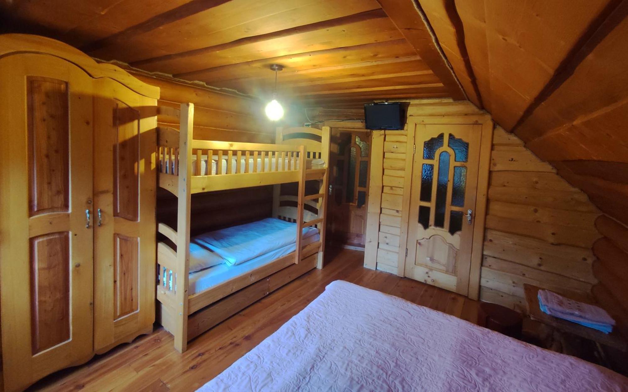 Lodge дерев'яний 