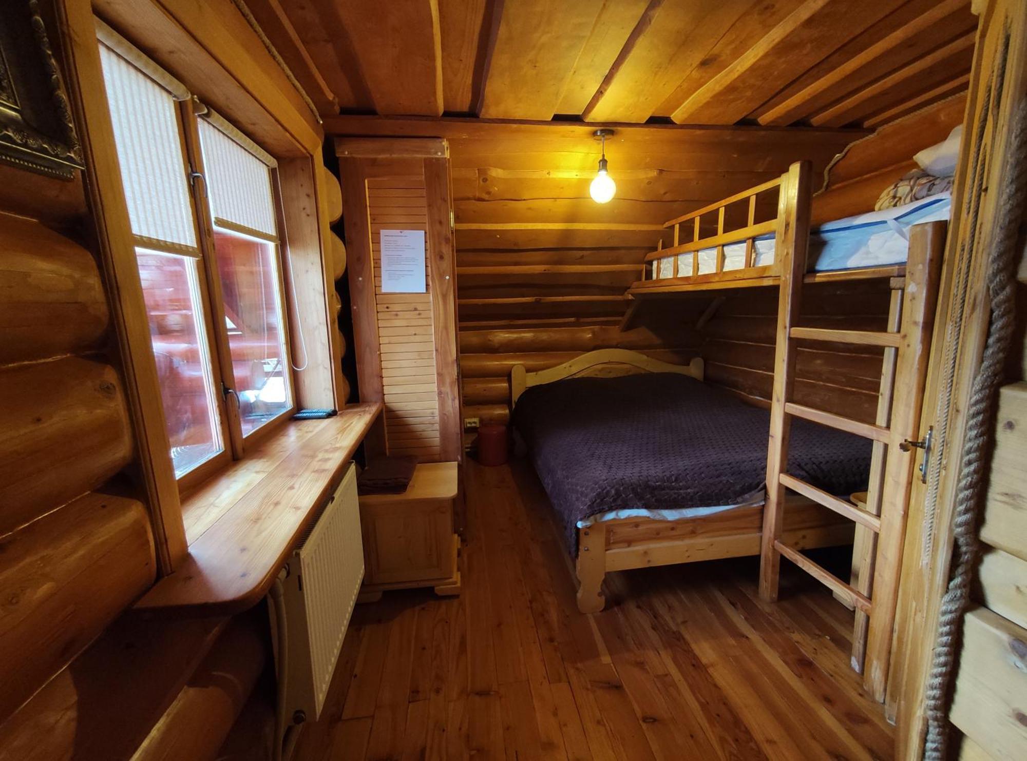 Lodge дерев'яний 